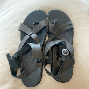 Keen leather sandals